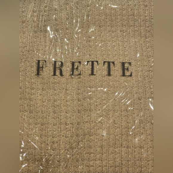 One In STOCK! Frette Luxe Luminescent Tweeds Savage Beige Throw Retail 2,950 Eur - Picture 5 of 13